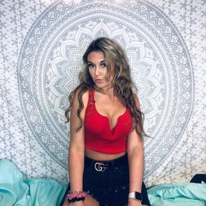 Meet your Posher, Alexis